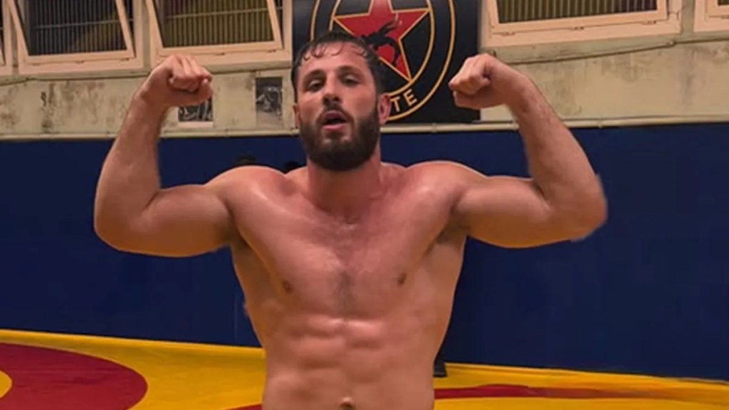 Mathis Chevalier ranny podczas protestów w Paryżu. Dramatyczne sceny z udziałem zawodnika MMA!